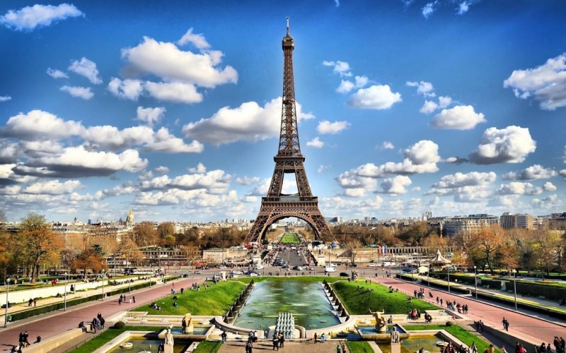 Noleggio auto a Parigi